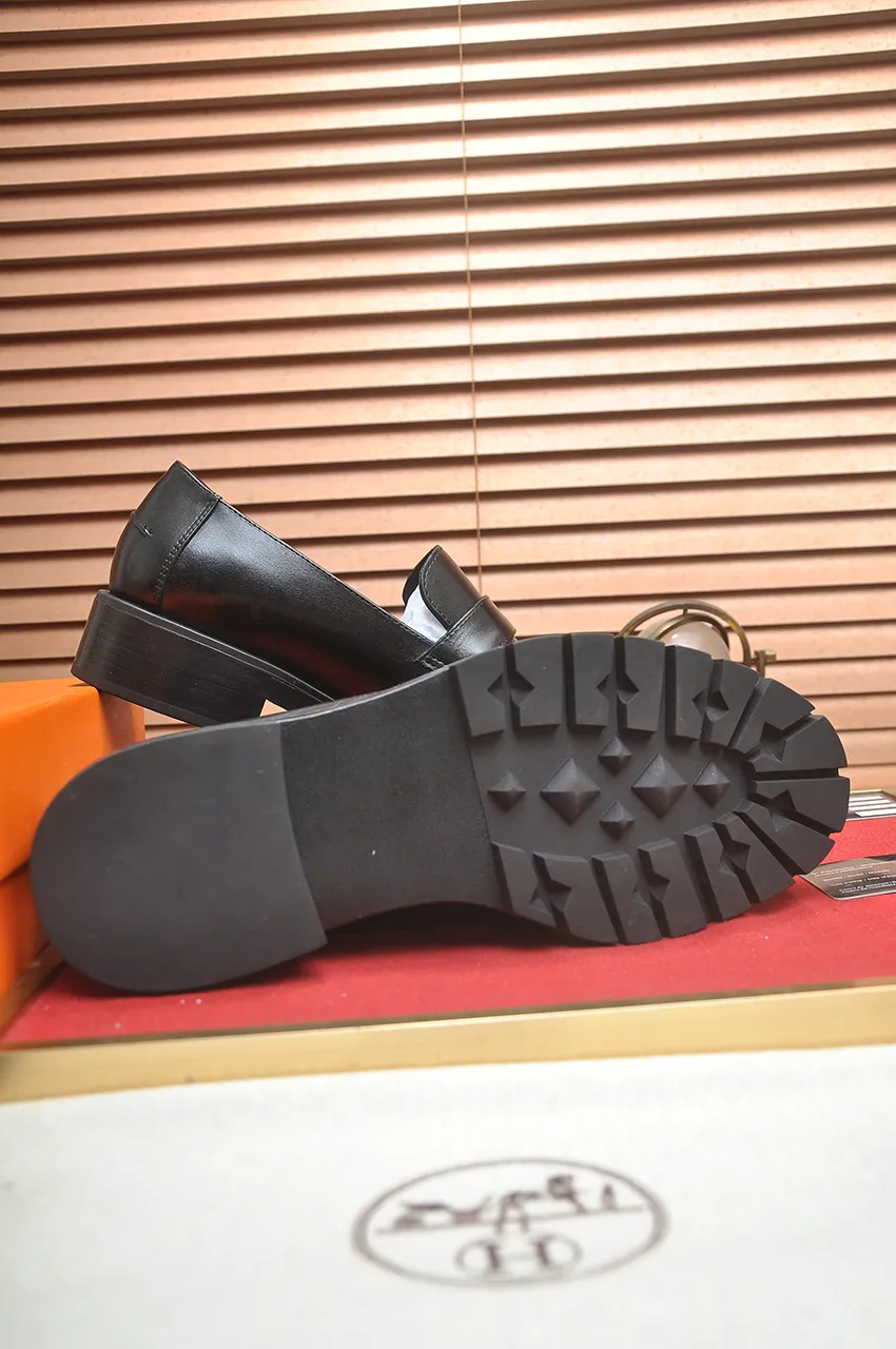 Factory price 500💶[HERMES] (cowhide lining)🍀Italian top luxury🍀He does not pursue novel styles and gorgeous colors, but attracts the favor of successful men with his flawless, elegant and classic style. Formal leather shoes This very comfortable, simple and stable style allows you to easily match any style! The pattern is absolutely 1:1 refined from the original case, and we strive for excellence in materials, imported cowhide + cowhide lining💪💪💪extraordinary texture👍! Code number: 38-45 (45 customized)
